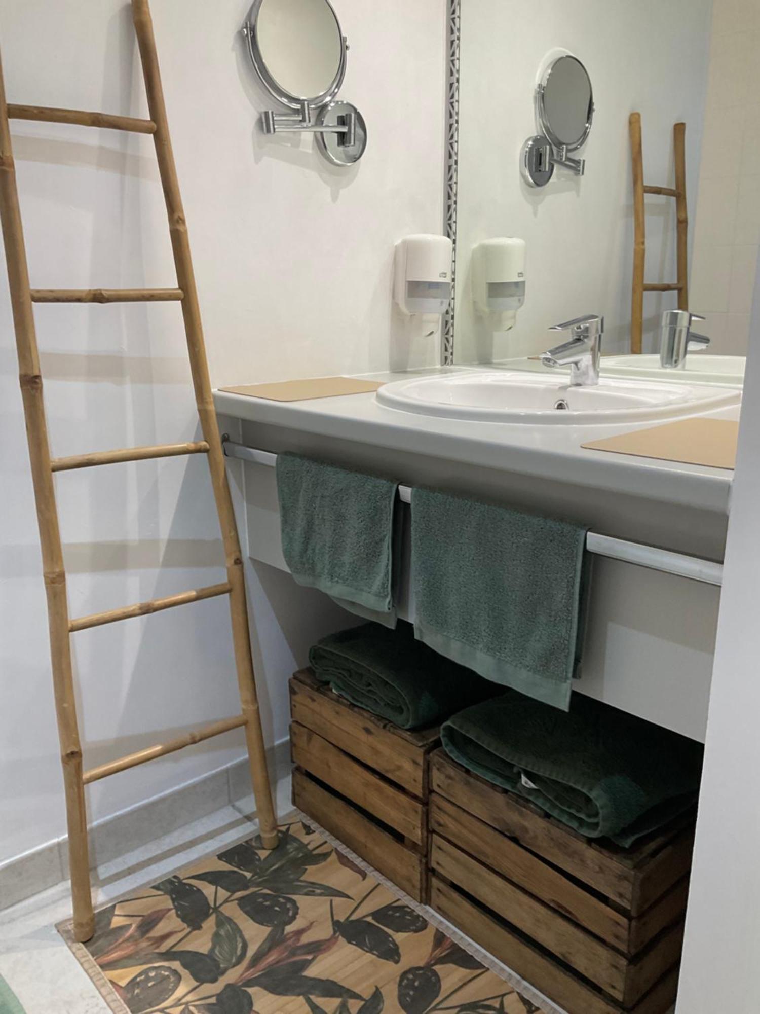Chambres D'Hotes De L'Ancienne Auberge Thaon Esterno foto