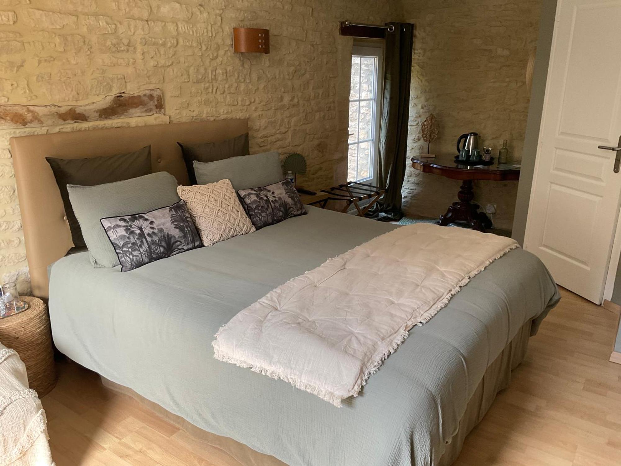 Chambres D'Hotes De L'Ancienne Auberge Thaon Esterno foto