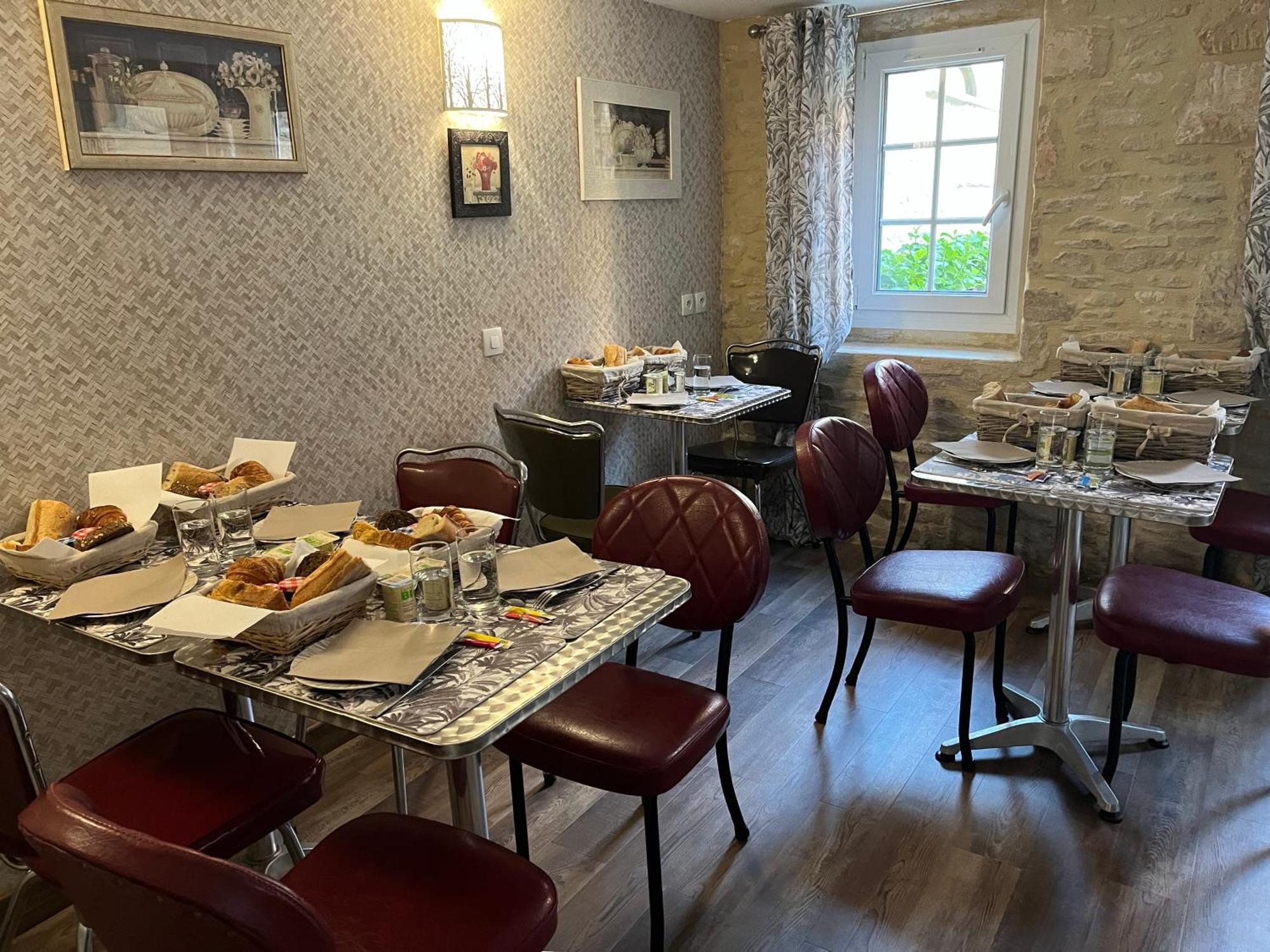 Chambres D'Hotes De L'Ancienne Auberge Thaon Esterno foto